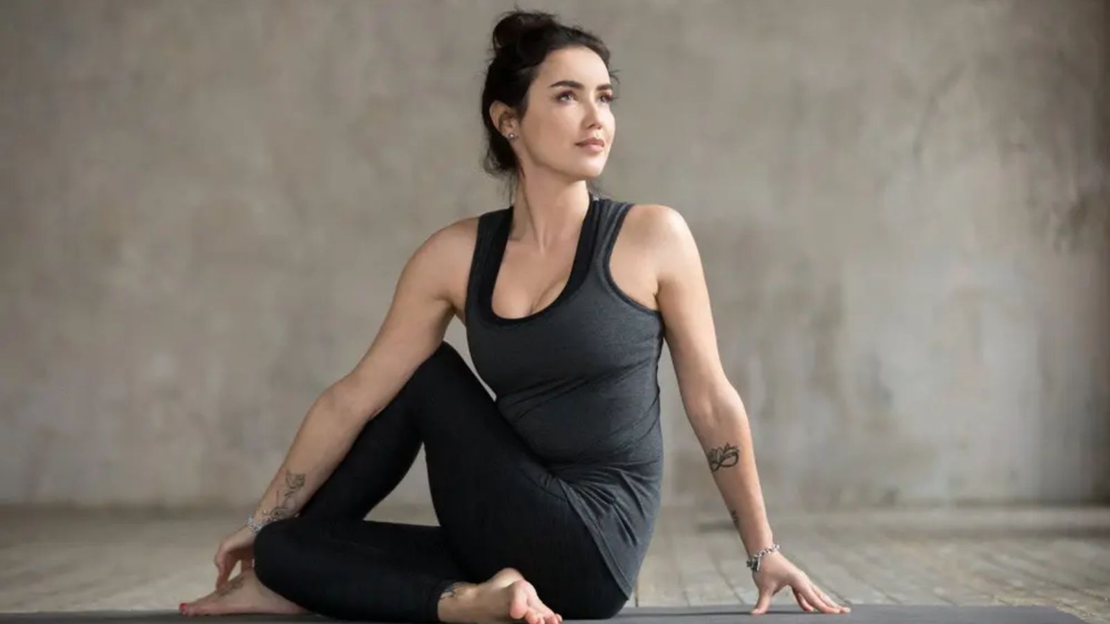 Bài yoga ngồi xoay người